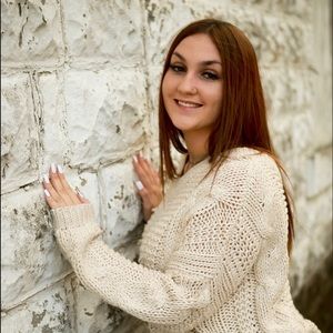 Meet your Posher, Ariana